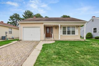 28 W Kinkora Court W, Toms River, NJ 08757