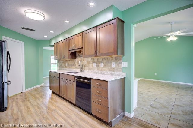 3061 N Twin Lakes Drive, Avon Park, FL 33825