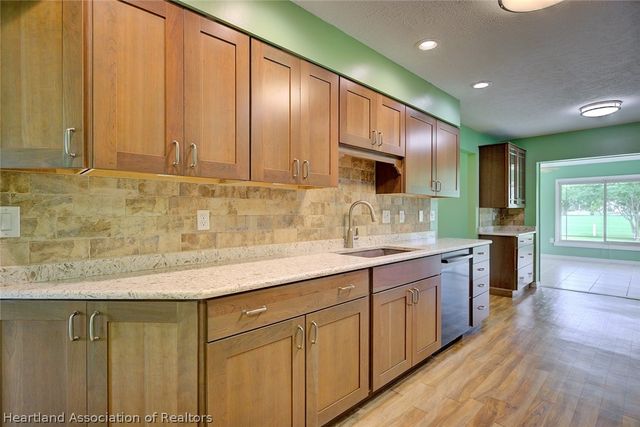 3061 N Twin Lakes Drive, Avon Park, FL 33825
