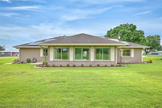 3061 N Twin Lakes Drive, Avon Park, FL 33825
