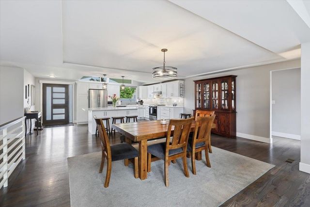 8517 E South Riverway Ave, Millwood, WA 99212