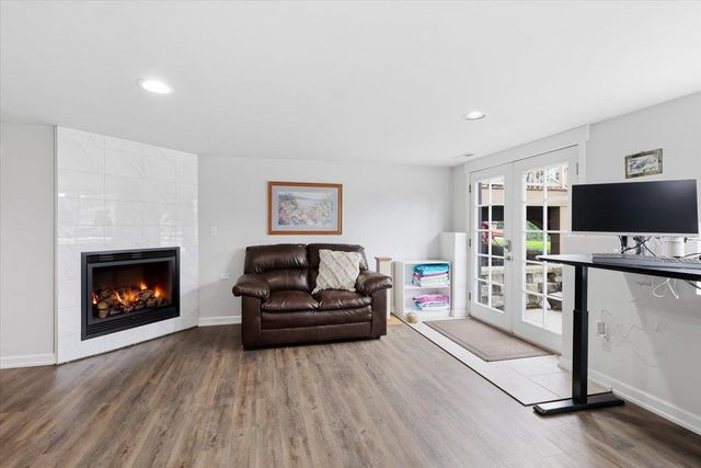 8517 E South Riverway Ave, Millwood, WA 99212