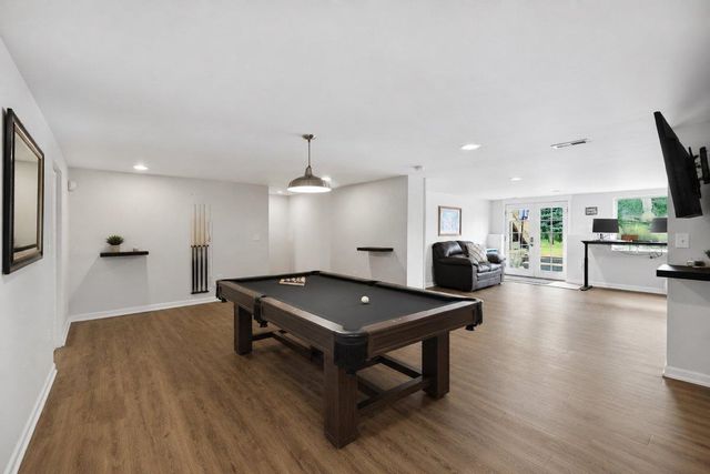 8517 E South Riverway Ave, Millwood, WA 99212