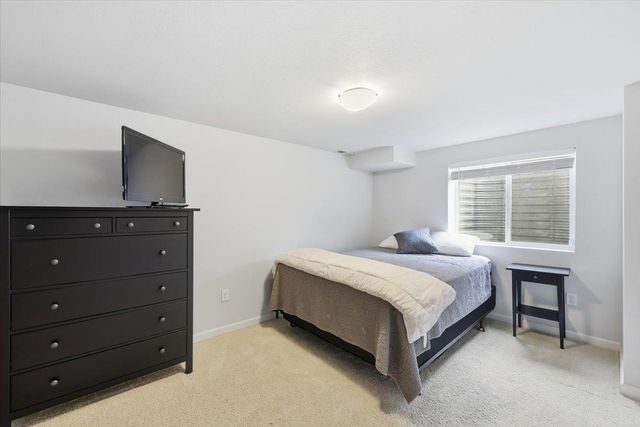 8517 E South Riverway Ave, Millwood, WA 99212