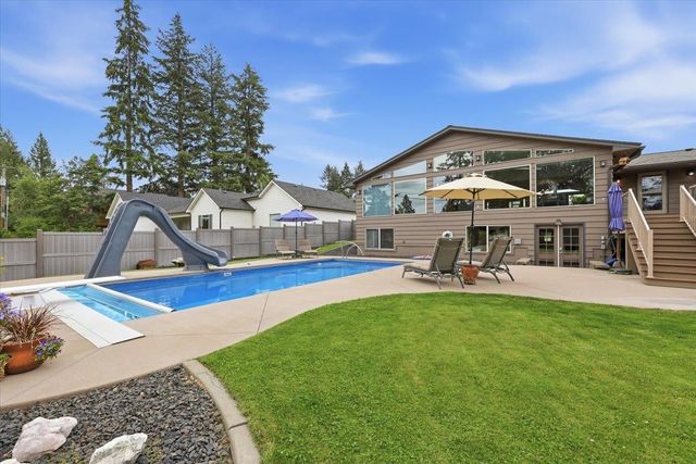 8517 E South Riverway Ave, Millwood, WA 99212
