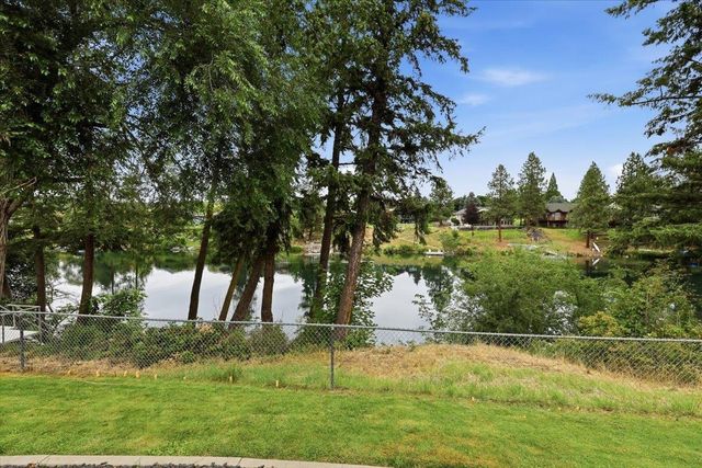 8517 E South Riverway Ave, Millwood, WA 99212