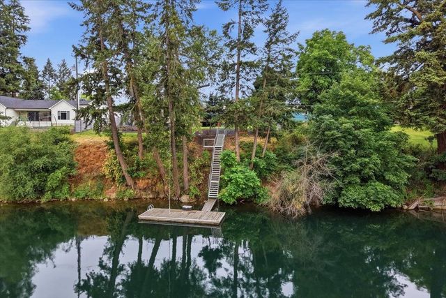 8517 E South Riverway Ave, Millwood, WA 99212