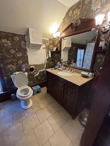 206 W RANDOLPH STREET, Rosholt, WI 54473