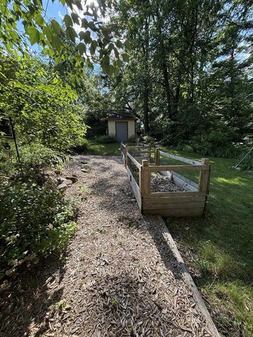 206 W RANDOLPH STREET, Rosholt, WI 54473