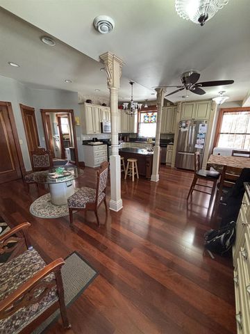 206 W RANDOLPH STREET, Rosholt, WI 54473