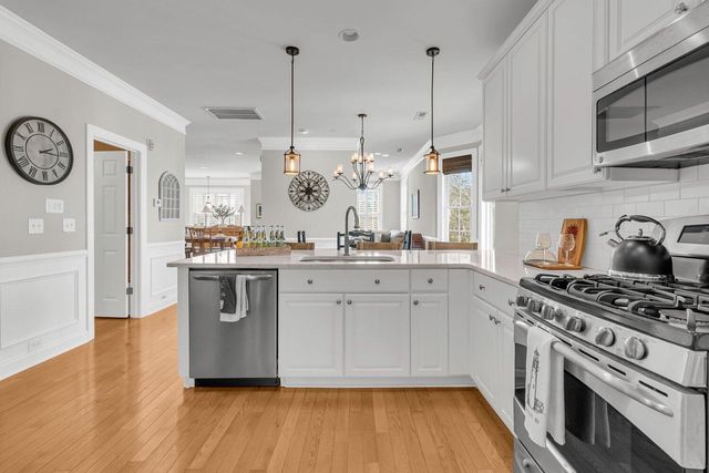 3552 Bagley Drive, Mount Pleasant, SC 29466