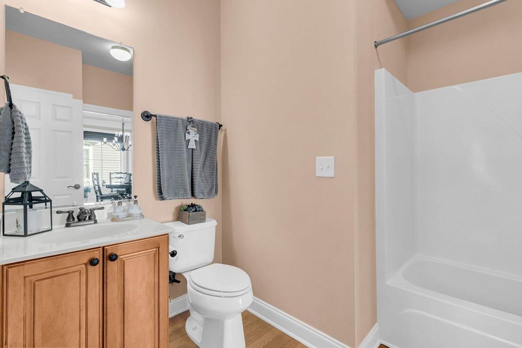 Image 33 of property listing at 3552 Bagley Drive, Mount Pleasant, SC 29466