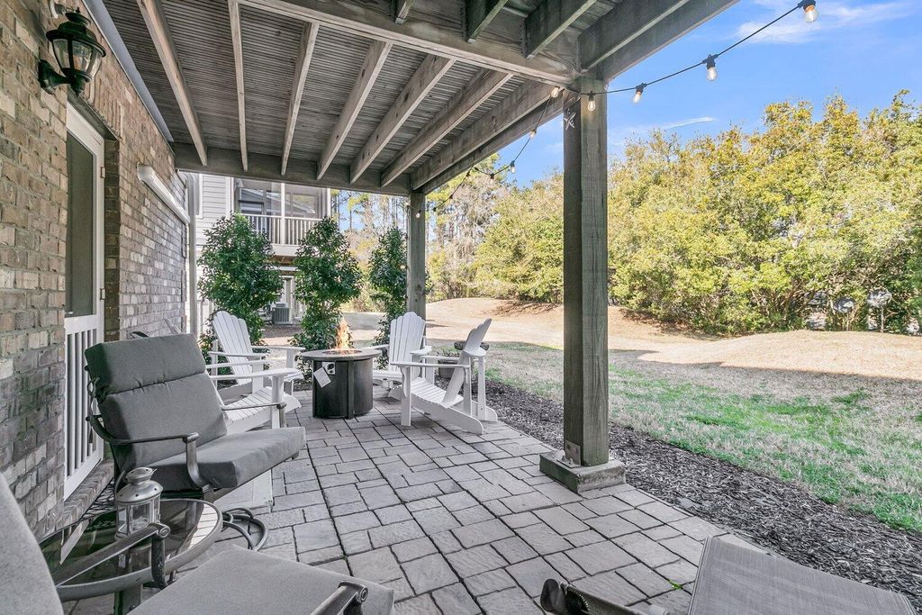 Image 39 of property listing at 3552 Bagley Drive, Mount Pleasant, SC 29466