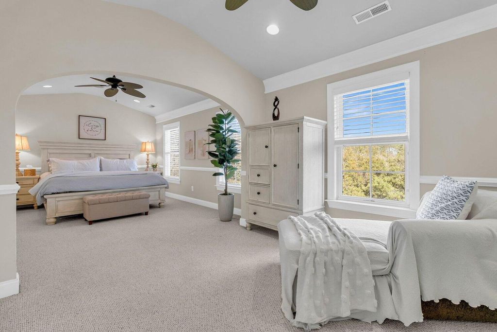 Image 4 of property listing at 3552 Bagley Drive, Mount Pleasant, SC 29466