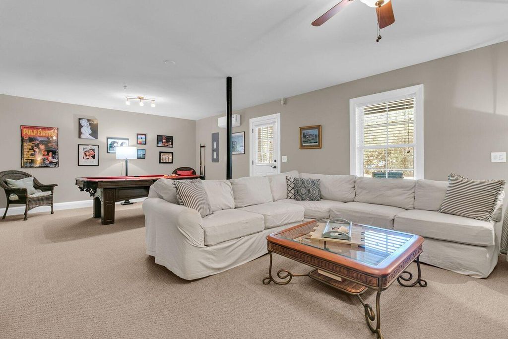 Image 6 of property listing at 3552 Bagley Drive, Mount Pleasant, SC 29466