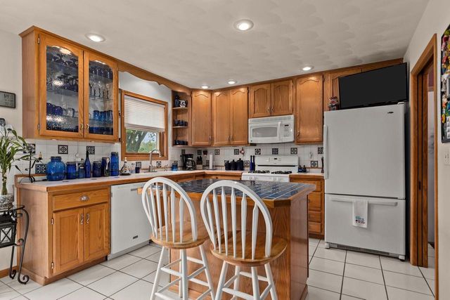 615 S WILD ROSE LANE, Appleton, WI 54914