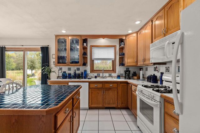 615 S WILD ROSE LANE, Appleton, WI 54914
