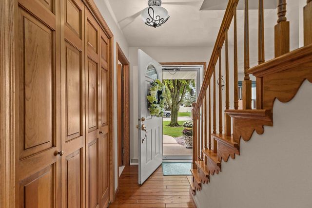 615 S WILD ROSE LANE, Appleton, WI 54914