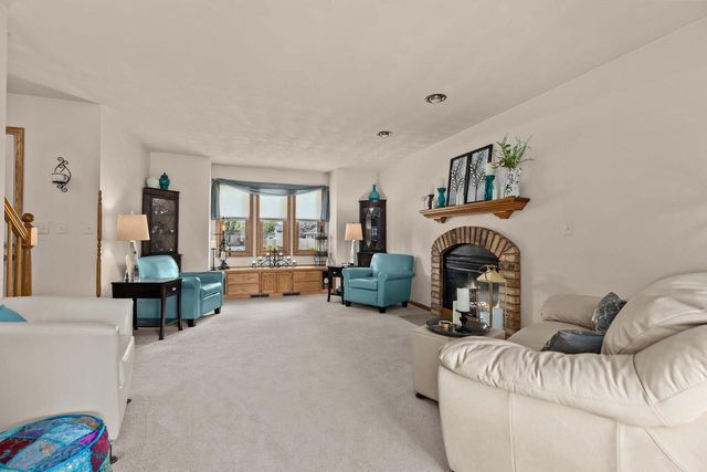 615 S WILD ROSE LANE, Appleton, WI 54914