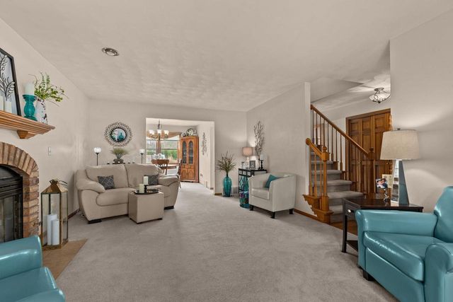 615 S WILD ROSE LANE, Appleton, WI 54914