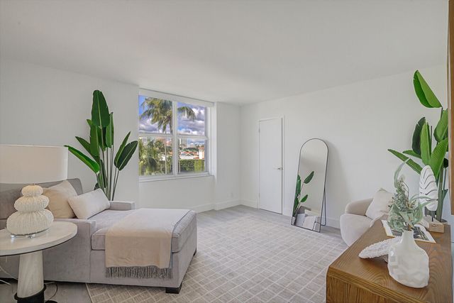 354 Chilean Avenue 4d, Palm Beach, FL 33480