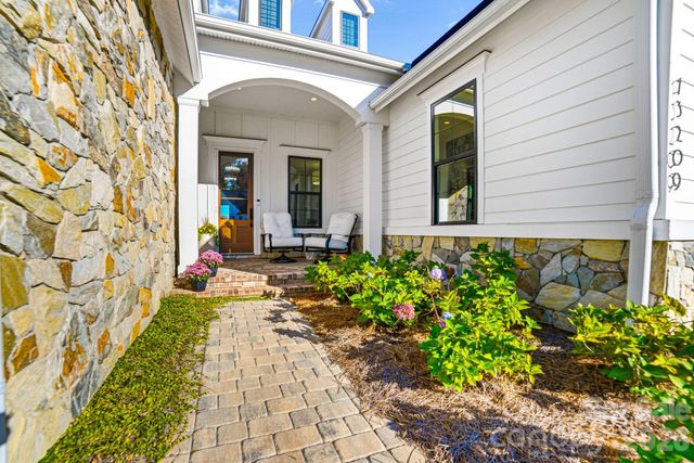 13209 Oak Farm Lane, Huntersville, NC 28078