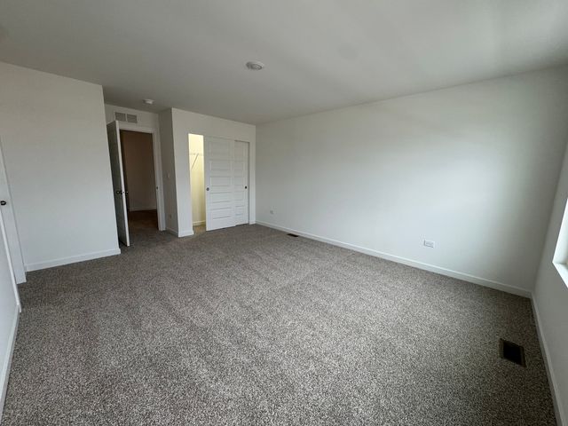 1703 baler Avenue 1703, Aurora, IL 60503