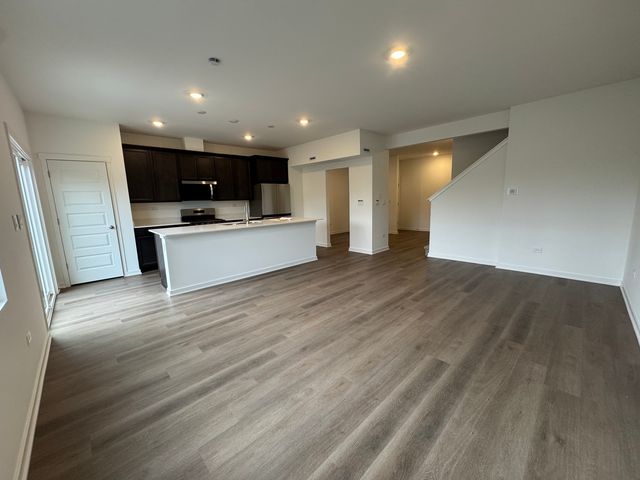 1703 baler Avenue 1703, Aurora, IL 60503