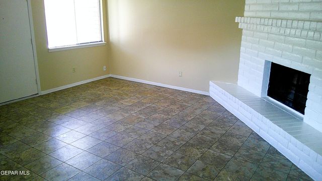 3022 E Glen Drive, A, El Paso, TX 79936