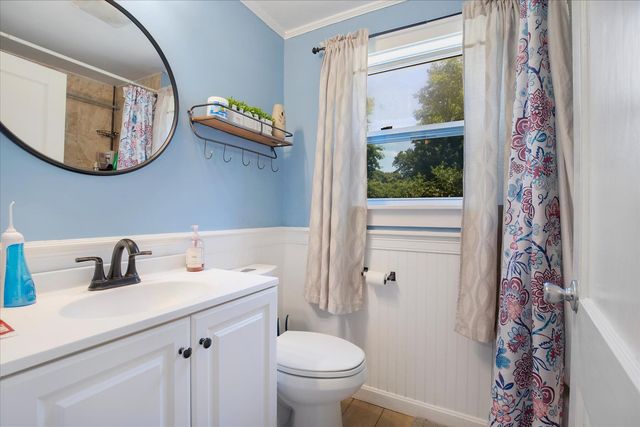 160 Lincoln Road, Hyannis, MA 02601