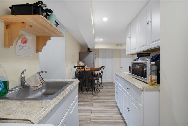 160 Lincoln Road, Hyannis, MA 02601