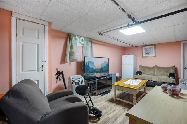160 Lincoln Road, Hyannis, MA 02601