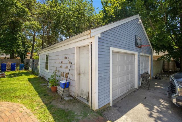 160 Lincoln Road, Hyannis, MA 02601