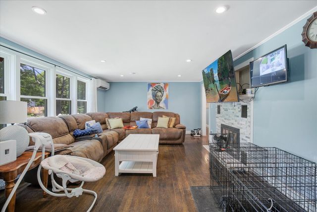 160 Lincoln Road, Hyannis, MA 02601