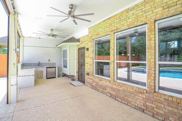 723 Overdell Drive, Sugar Land, TX 77479