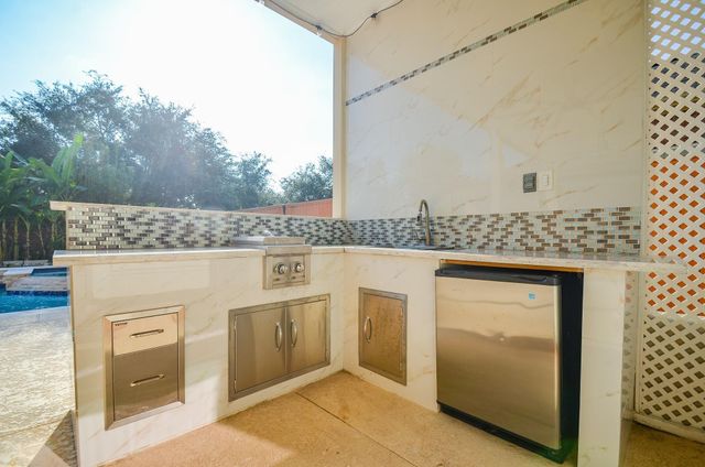 723 Overdell Drive, Sugar Land, TX 77479