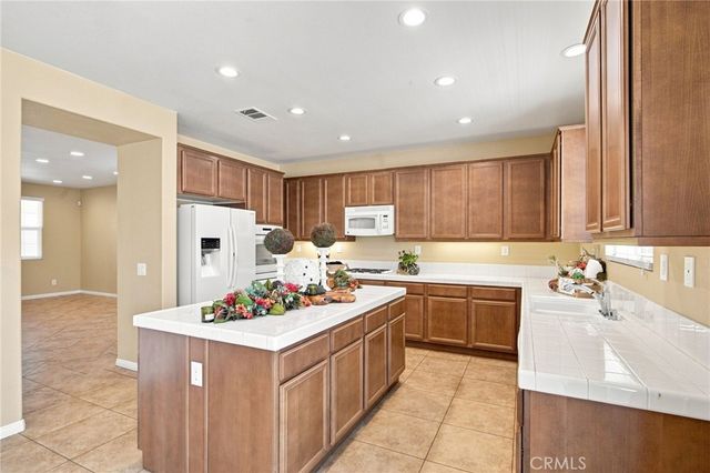 19316 Aspenleaf, Perris, CA 92570