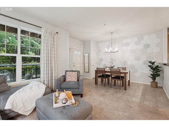 22866 Sw FOREST CREEK Dr 100, Sherwood, OR 97140