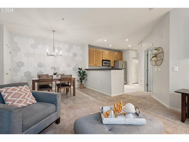 22866 Sw FOREST CREEK Dr 100, Sherwood, OR 97140