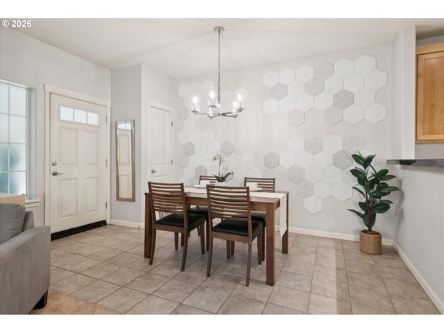 22866 Sw FOREST CREEK Dr 100, Sherwood, OR 97140