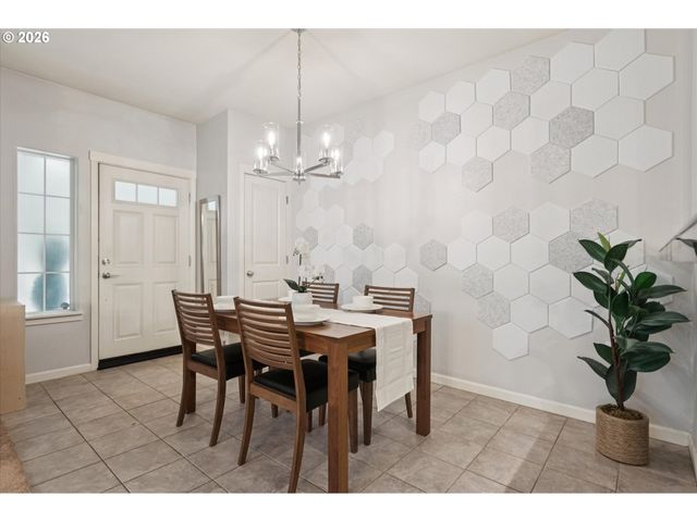 22866 Sw FOREST CREEK Dr 100, Sherwood, OR 97140