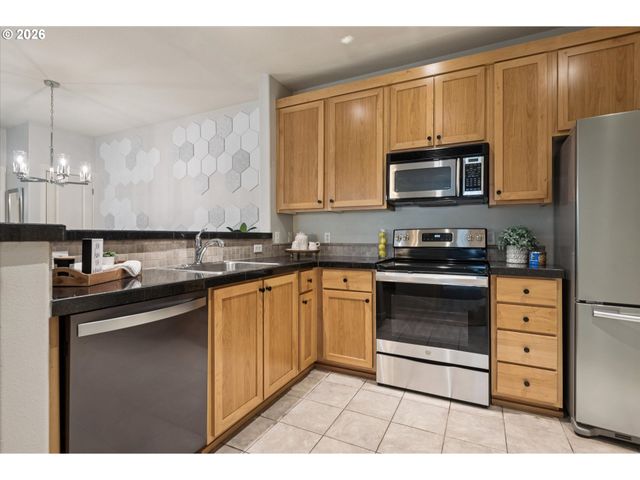 22866 Sw FOREST CREEK Dr 100, Sherwood, OR 97140