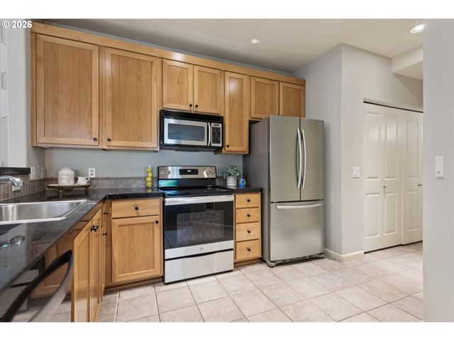 22866 Sw FOREST CREEK Dr 100, Sherwood, OR 97140