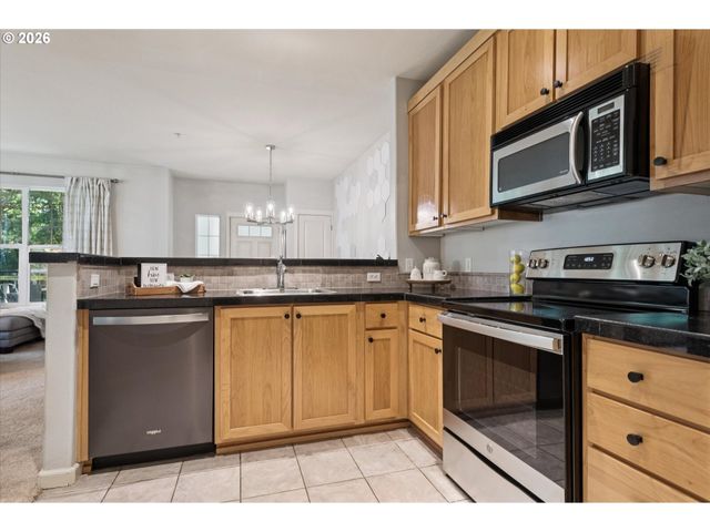 22866 Sw FOREST CREEK Dr 100, Sherwood, OR 97140