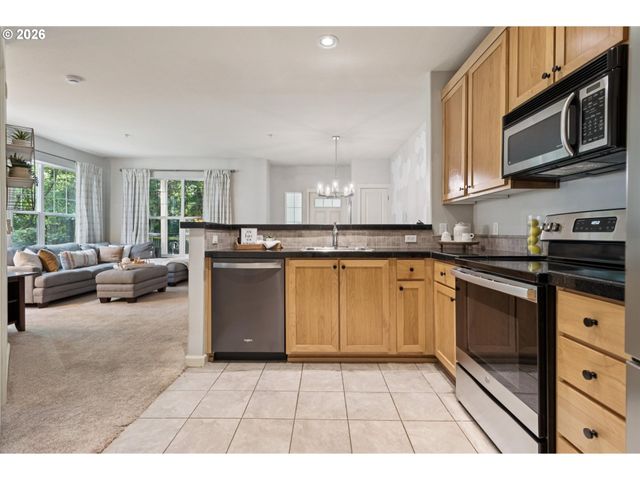 22866 Sw FOREST CREEK Dr 100, Sherwood, OR 97140