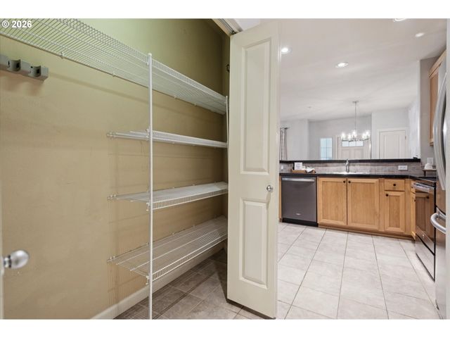 22866 Sw FOREST CREEK Dr 100, Sherwood, OR 97140