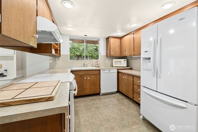 8826 Cascadia Avenue, Everett, WA 98208