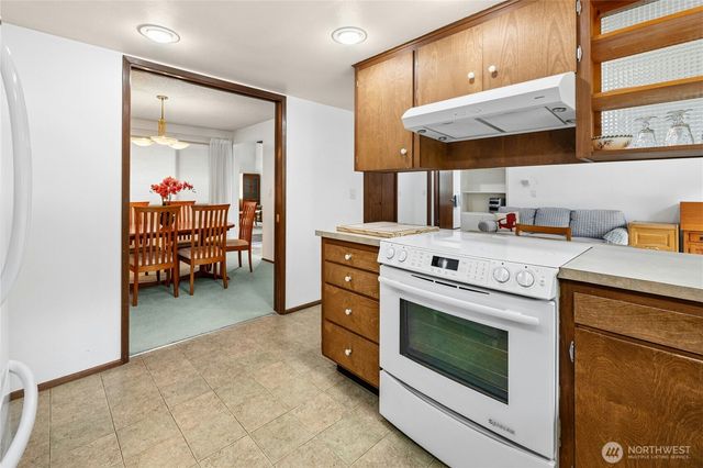 8826 Cascadia Avenue, Everett, WA 98208