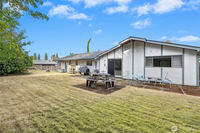 8826 Cascadia Avenue, Everett, WA 98208