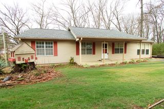 311 Elizabeth Cir, Lexington, TN 38351
